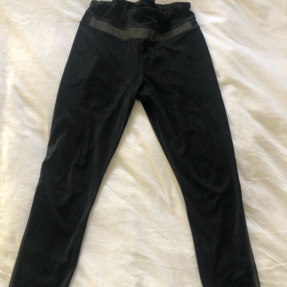 Lululemon Light Speed Tight *Full on Luxtreme - Picture 3 of 7